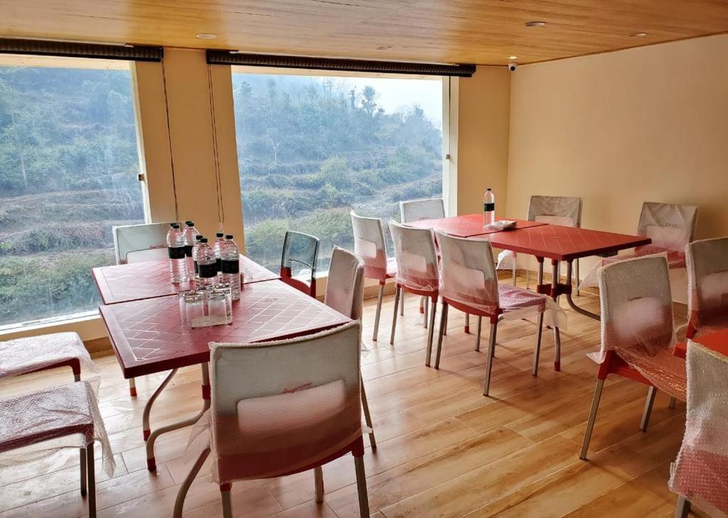 7 Hills Hotel And Resort Лансдаун Экстерьер фото